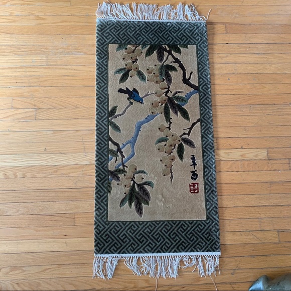 Beautiful Asian design carpet tapestry - Picture 1 of 5